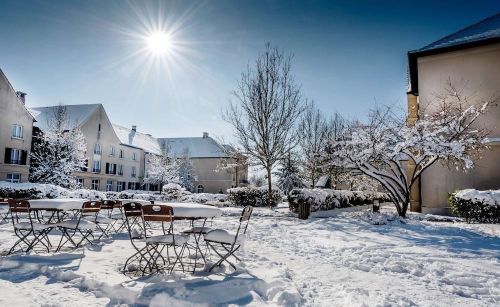 Campanile Val De France Hotel Magny-le-Hongre Bagian luar foto