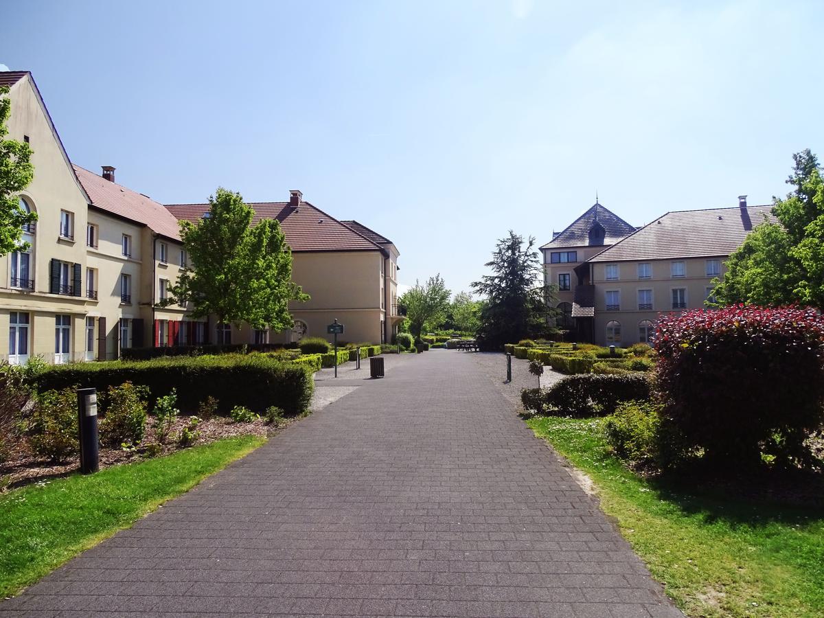 Campanile Val De France Hotel Magny-le-Hongre Bagian luar foto