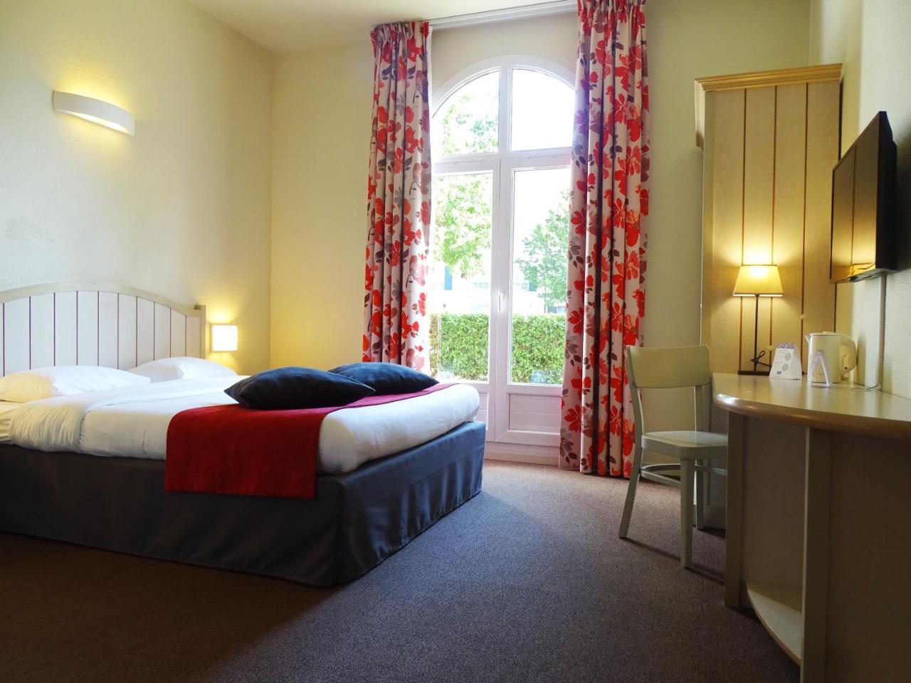 Campanile Val De France Hotel Magny-le-Hongre Bagian luar foto