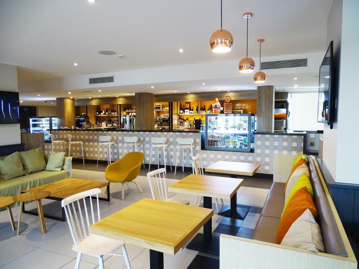 Campanile Val De France Hotel Magny-le-Hongre Bagian luar foto